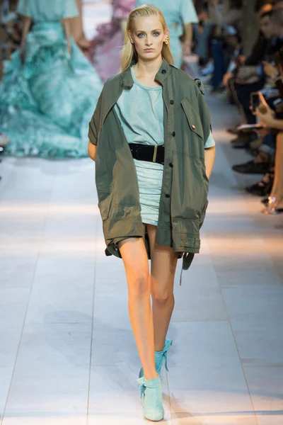 Look 7
